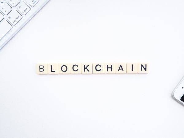 Jak Blockchain Umożliwia Bezpieczne i Anonimowe Przeprowadzanie Transakcji Online